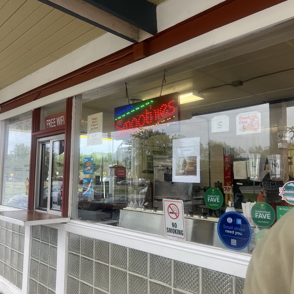 Meggy Moo's Dairy Ripple - Outside - Ice Cream & Frozen Yogurt Near Me - Walworth, Wisconsin