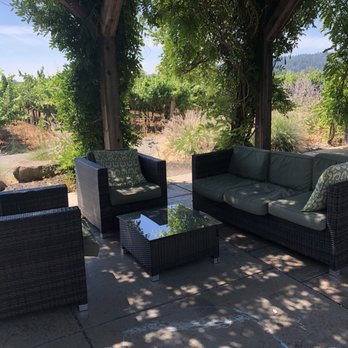 Delorimier Winery - Nice outdoor seating area. - Wineries Near Me - Geyserville, California Delorimier Winery - Nice outdoor seating area. - Wineries Near Me - Geyserville, California