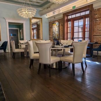Hamptons - Interior - Wine Bars Near Me - Sumter, South Carolina Hamptons - Interior - Wine Bars Near Me - Sumter, South Carolina