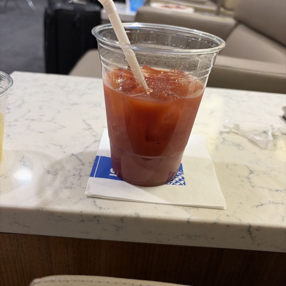United Club - Airport Lounges Near Me - Dulles, Virginia