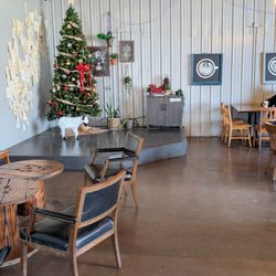 Mad Goat Coffee - South Gilbert - Main room