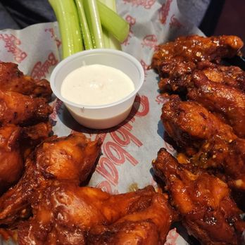 Bubba's 33 - Bone in wings. All drums - American Near Me - Mesquite, Texas