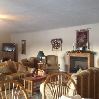 North Glade Inn - Common room with fireplace - Bed & Breakfast Near Me - Swanton, Maryland North Glade Inn - Common room with fireplace - Bed & Breakfast Near Me - Swanton, Maryland