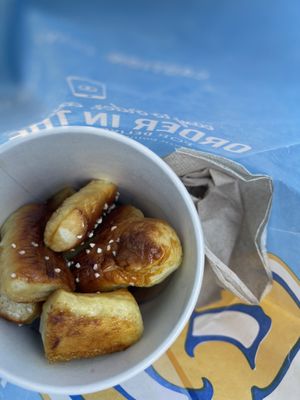 Auntie Anne's by null