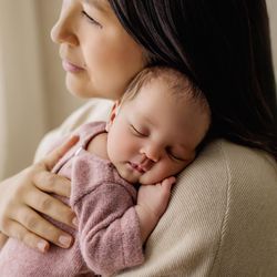 LiveJoy Photography - Safe with mom 3