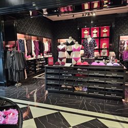 Victoria's Secret - Store view