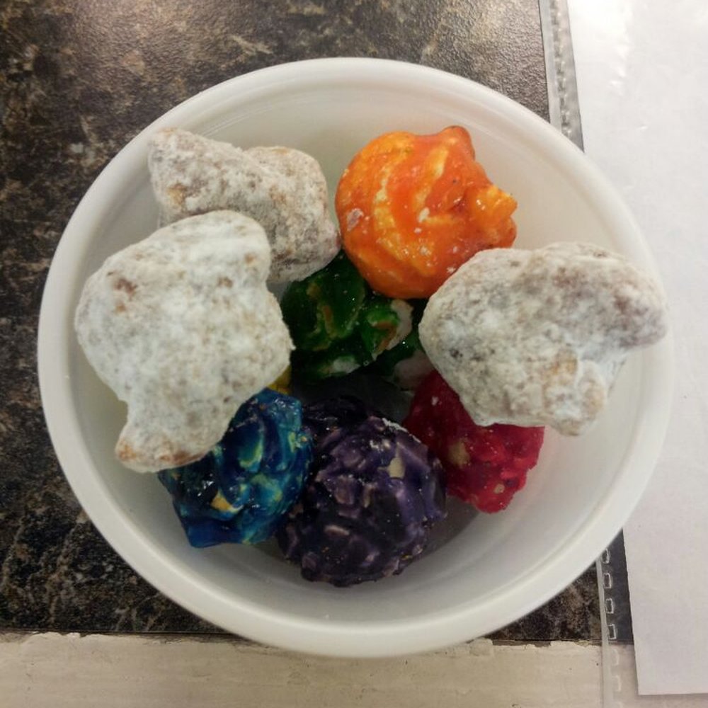 You can only sample two - I choose fruit loops and puppy chow and wasn't a huge fan of either You can only sample two - I choose fruit loops and puppy chow and wasn't a huge fan of either