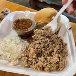 The Wood Shed Bbq & Catering - The potato salad was good and roll very fresh.