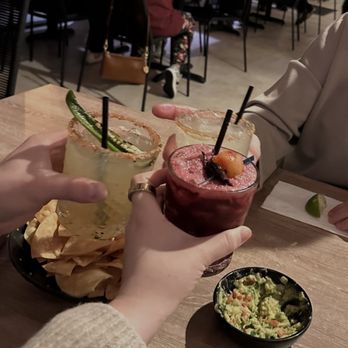 Que Vida Tacos - Chips and guacamole, spicy margarita, agua fresca margarita - Tacos Near Me - Yorba Linda, California Que Vida Tacos - Chips and guacamole, spicy margarita, agua fresca margarita - Tacos Near Me - Yorba Linda, California