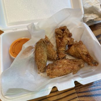 3rd Street Market Hall - Wings - 6.9/10 - Food Court Near Me - Milwaukee, Wisconsin