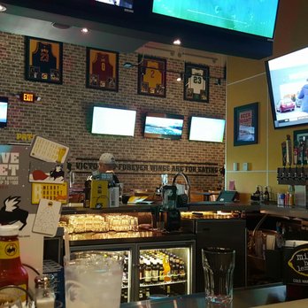 Buffalo Wild Wings - Lots of TVs - Sports Bars Near Me - Willoughby, Ohio