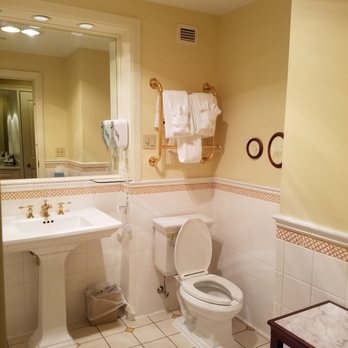 Berry Hill Resort - Plush bathrooms. - Hotels Near Me - South Boston, Virginia Berry Hill Resort - Plush bathrooms. - Hotels Near Me - South Boston, Virginia