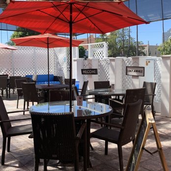 Dukes Cafe - Seating area - Cafes Near Me - Los Angeles, California Dukes Cafe - Seating area - Cafes Near Me - Los Angeles, California