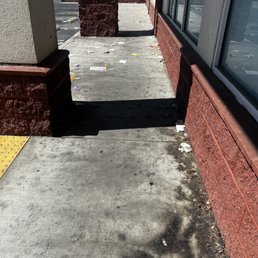 Disgusting walkways and litter galore. Disgusting walkways and litter galore.