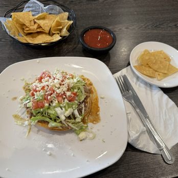 Los Arcos Mexican Restaurant - Tostada delicious shredded beef 05/26 - Mexican Near Me - Rancho Mirage, California Los Arcos Mexican Restaurant - Tostada delicious shredded beef 05/26 - Mexican Near Me - Rancho Mirage, California