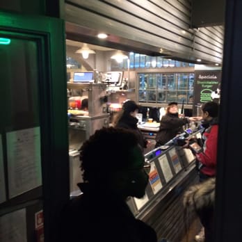 Shake Shack Covent Garden - Burgers Near Me - London, XGL