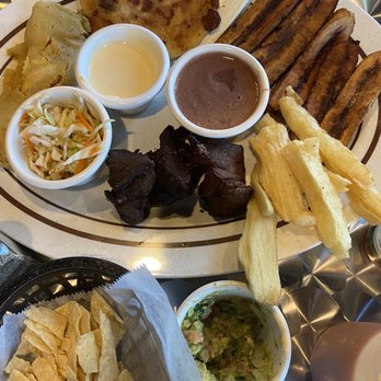 Las Maria’s Restaurant - Pupu platter - Salvadoran Near Me - Plano, Texas