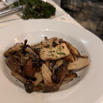 The Cutlery - Mushrooms - Steakhouses Near Me - Honolulu, Hawaii