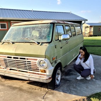 The Gas Station - a woman kneeling next to a van - Barbeque Near Me - Bastrop, Texas The Gas Station - a woman kneeling next to a van - Barbeque Near Me - Bastrop, Texas