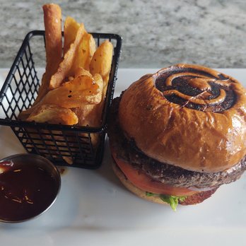 The Bunker - Clubhouse Burger - Bars Near Me - Rensselaer, New York