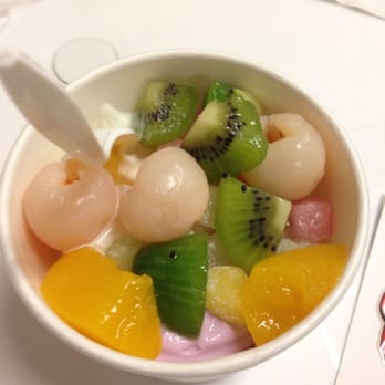 Limon Frozen Yogurt - Super good fresh fruit - Ice Cream & Frozen Yogurt Near Me - San Pablo, California