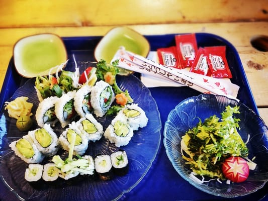 Big Catch Sushi Bar by null