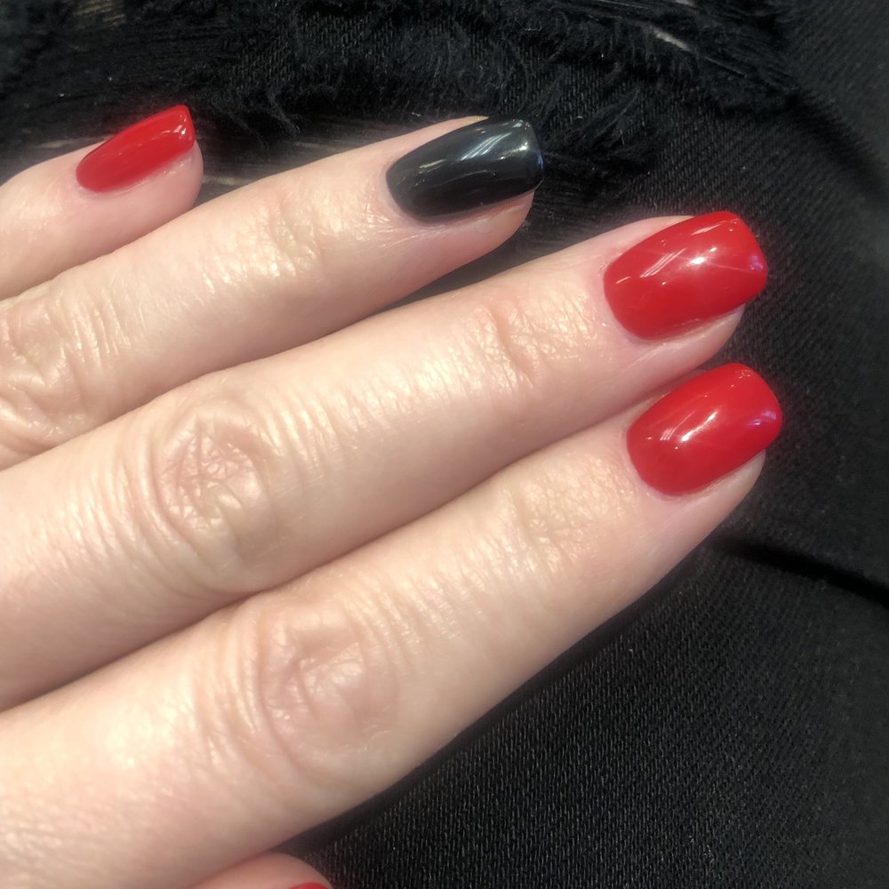 Daisy Nail Salon - Gel manicure done by Sean - Nail Salons Near Me - Ridgewood, New Jersey Daisy Nail Salon - Gel manicure done by Sean - Nail Salons Near Me - Ridgewood, New Jersey