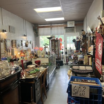 Springville Antique Mall - Antiques Near Me - Springville, Alabama Springville Antique Mall - Antiques Near Me - Springville, Alabama