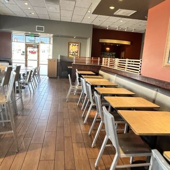 Habit Burger & Grill - Dining room - Burgers Near Me - Barstow, California