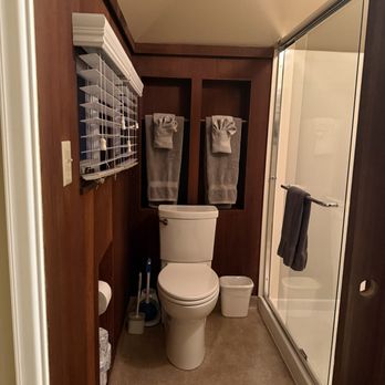 Redwood Tides Cleaning - Home Cleaning Near Me
