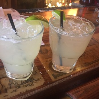 Lola's Lounge - Lola's margarita - Spanish Near Me - Sacramento, California