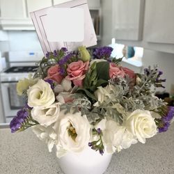 Andrews Flowers - Sweet Cream arrangement.