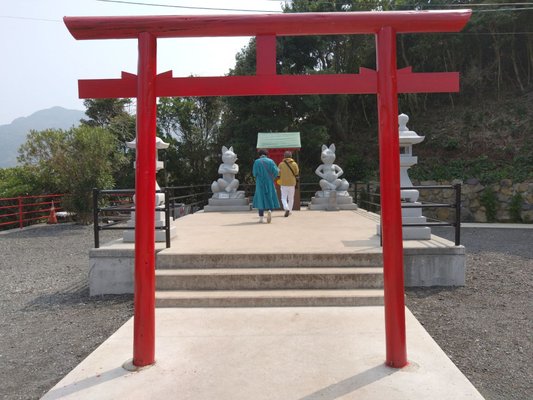 Motonosumi Shrine by null