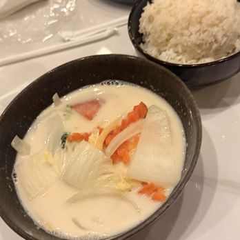 Phirom - Thai Near Me - Plainsboro, New Jersey