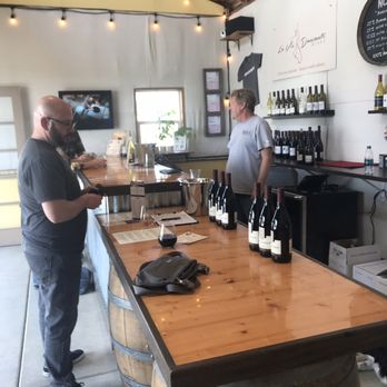 La Vie Dansante Wines - Wineries Near Me - Gilroy, California