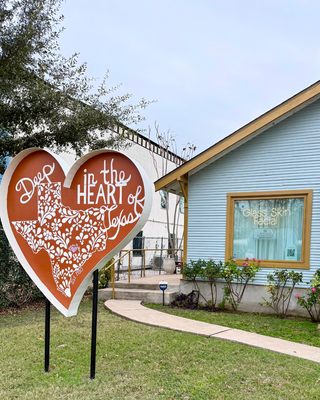 Bisous Esthetics by null