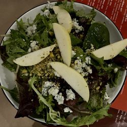 Wolf & Co - Seasonal salad