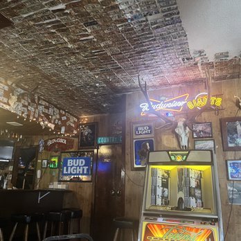 Country Grill - Bars Near Me - Klamath, California