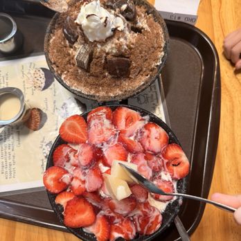 Snow Bowl - Strawberry Bingsoo and Chocolate Bingsoo - Shaved Ice Near Me - San Ramon, California Snow Bowl - Strawberry Bingsoo and Chocolate Bingsoo - Shaved Ice Near Me - San Ramon, California