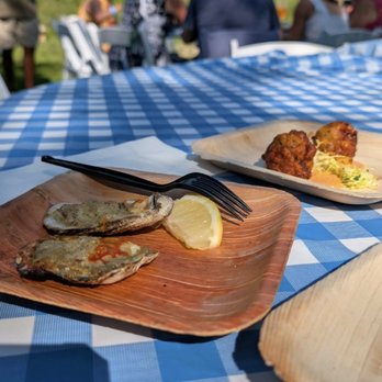 Seven Acre Dairy Company - Grilled oysters - Hotels Near Me - Belleville, Wisconsin Seven Acre Dairy Company - Grilled oysters - Hotels Near Me - Belleville, Wisconsin