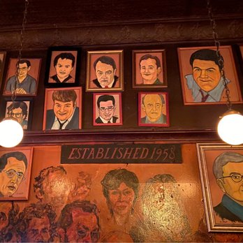 Old Town Ale House - Pubs Near Me - Chicago, Illinois