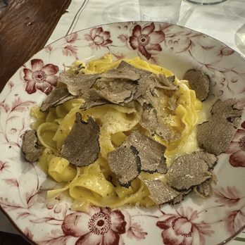 Vanda - Feteculle with black truffle pasta - Italian Near Me - Rome, RM