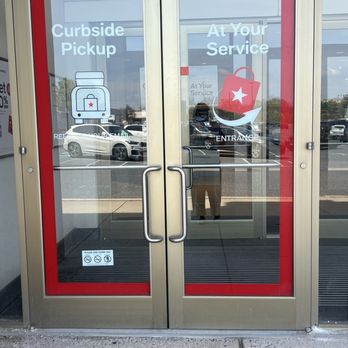 Macy's - Macy's entry Door sign reminder of easy curbside pick up, or online service pick up - Department Stores Near Me - Camp Hill, Pennsylvania