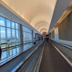 Dallas Love Field - DAL - Walk to Uber pickup