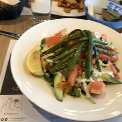 Petinos - Smoked salmon salad