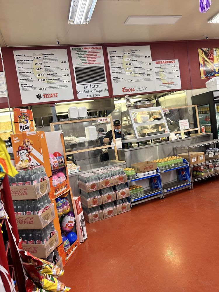 La Luna Market & Taqueria - Photo 2