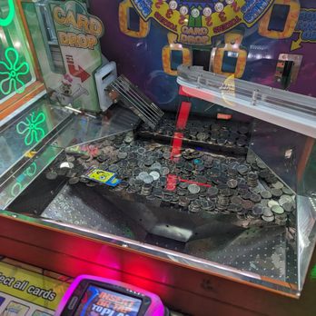 Dave & Buster's Indianapolis - 1 card in SpongeBob is normal. - American Near Me - Indianapolis, Indiana
