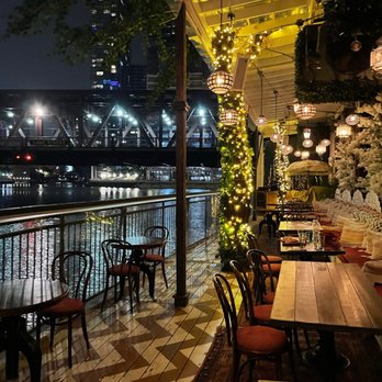 Beatnik On The River - Outdoor dining - Cocktail Bars Near Me - Chicago, Illinois Beatnik On The River - Outdoor dining - Cocktail Bars Near Me - Chicago, Illinois