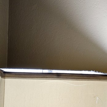 Quality Inn & Suites - Thick dust on the lampshade. - Hotels Near Me - Carthage, Missouri Quality Inn & Suites - Thick dust on the lampshade. - Hotels Near Me - Carthage, Missouri
