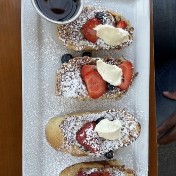 Cafe Bellini - Creme Brûlée French Toast - Breakfast & Brunch Near Me - Petaluma, California